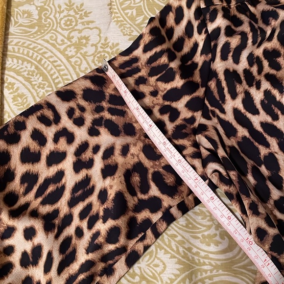 Vince Camuto leopard print blouse - Picture 8 of 8